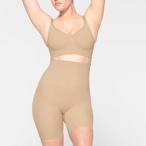 Skims Seamless Sculpt Mid Thigh Short Clay Nude Beige 1- S/M & 3 Medium NWOB